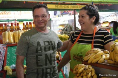 botelho e feirante.jpg