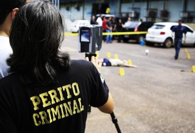 peritos criminais