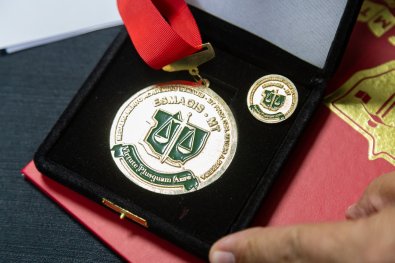 Medalha de Mï¿½rito Acadï¿½mico.jpg