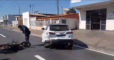 corolla e moto acidente VG