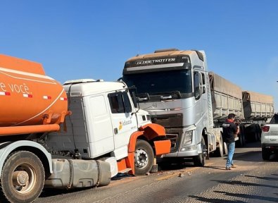 acidente carreta .jpg