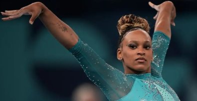 REBECA ANDRADE.jpg