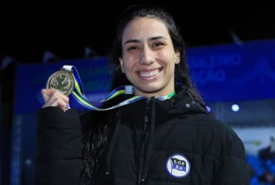 NADADORA ANA CAROLINA.JPG