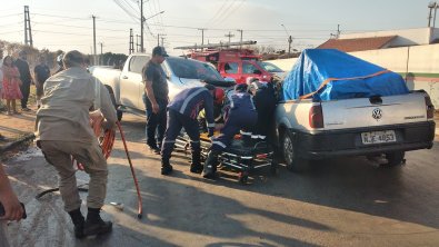 acidente hilux e picape 