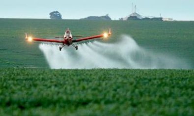 AVIAO AGROTOXICO.JPG