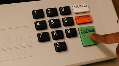 urna, assedio eleitoral.jpg