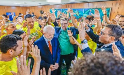 LULA ORACAO.JPG