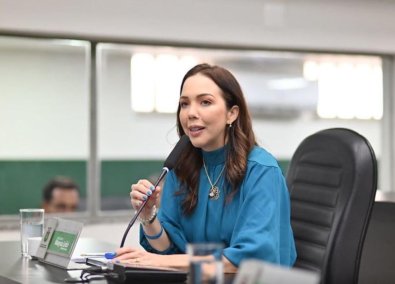 MAYSA LEAO.JPG
