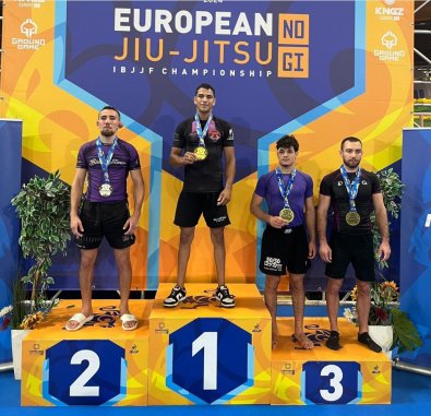 atleta-ouro-jiujitsu