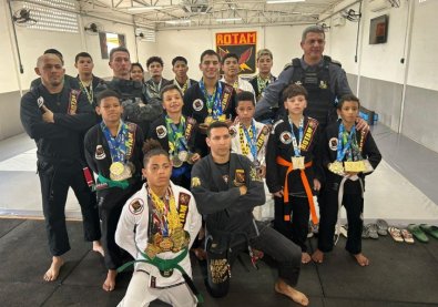 atleta-ouro-jiujitsu
