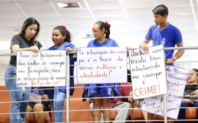 PROTESTO ESCOLA (1).jpg