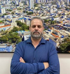 CARLOS ABURAD.jpg