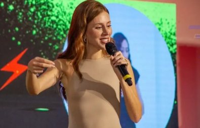 MARI MARIA.jpg