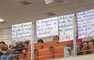 PROTESTO ESCOLA.jpg