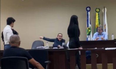 promotora ofende.jpg
