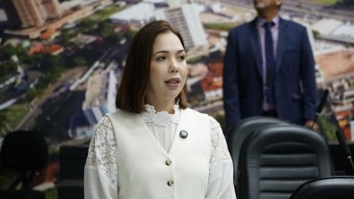 MAYSA LEAO.jpg