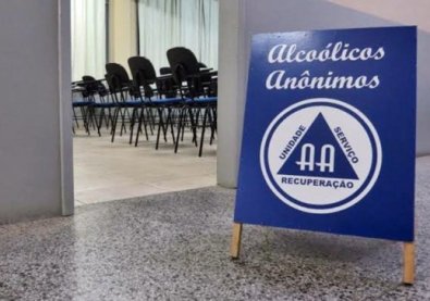 ALCOOLICOS ANONIMOS.jpg
