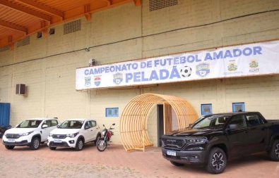 entrega premio peladao2.jpg