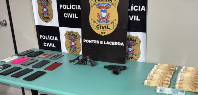 ARMA E CELULARES ROUBADOS.jpg