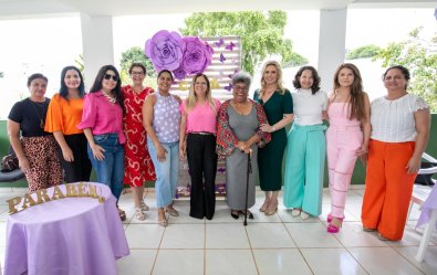 MARCIA PINHEIRO EM CASA DE AMPARO.jpg