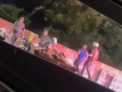 PM JOGA HOMEM EM PONTE.jpg