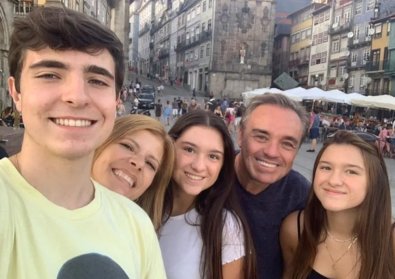 FAMILIA GUGU.jpg