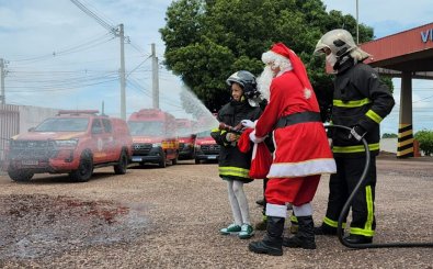 BOMBEIROS E PAPAI NOEL.jpg