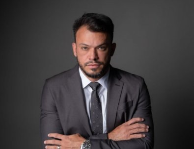 MAX LIMA.jpg