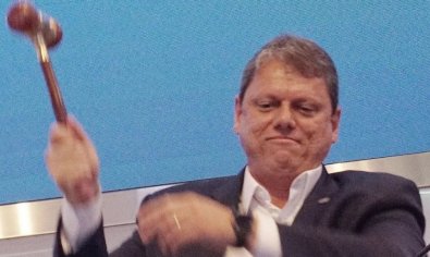 GOVERNADOR TARCISIO LEILAO.jpg