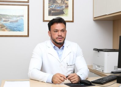 MAX LIMA.jpg