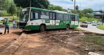 ONIBUS ATOLADO (1).jpg