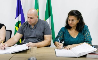 ABILIO E SECRETARIA DE EDUCACAO.jpg