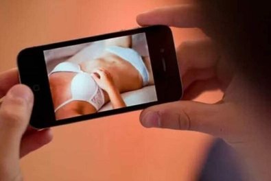 homem-celular-nudes.jpg