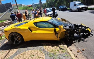 ferrari-destruida