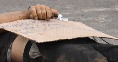 morto recado papelao.jpg