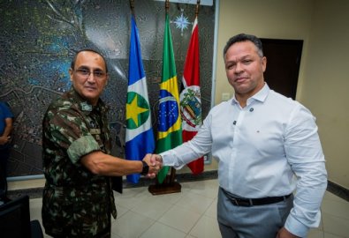CLAUDIO JUNTA MILITAR1.jpg
