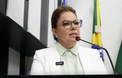 PAULA CALIL.jpg