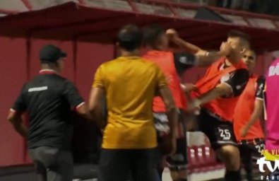 atacante-agressao