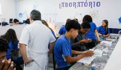 LABORATORIO ESCOLA.jpg