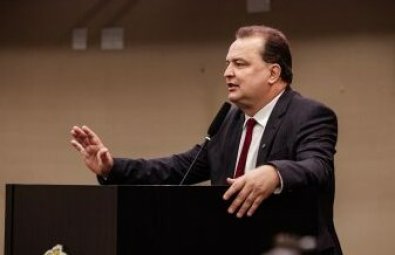 MAX RUSSI.jpg