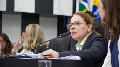 paula calil.jpg