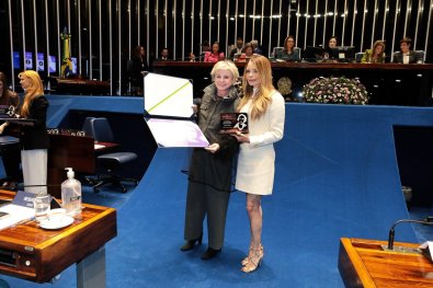VIRGINIA MENDES PREMIO