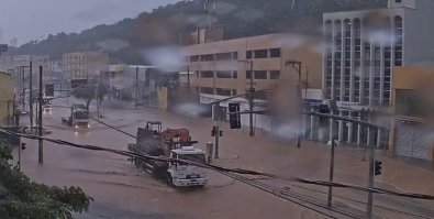 CHUVA CUIABA.jpg