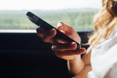 MULHER CELULAR