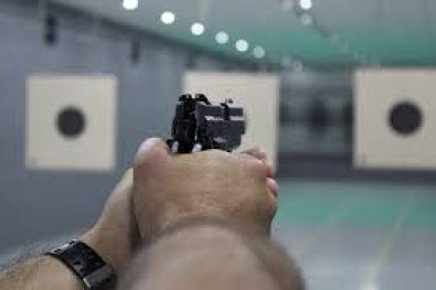 caca-arma-pistola.jpg