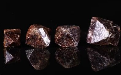 mineral zircï¿½o.jpg