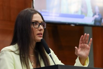 JANAINA RIVA (1).jpg