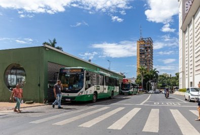 onibus - estaccao alencastro.jpg