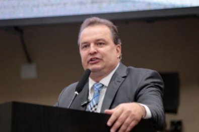 MAX RUSSI.jpg