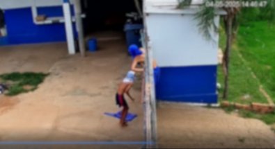 INVASAO ESCOLA.jpg